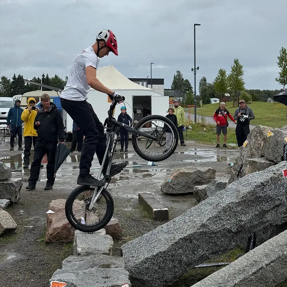 Biketrial ja fillaritrial kilpailu Hämeenlinnassa BikeFest-tapahtumassa